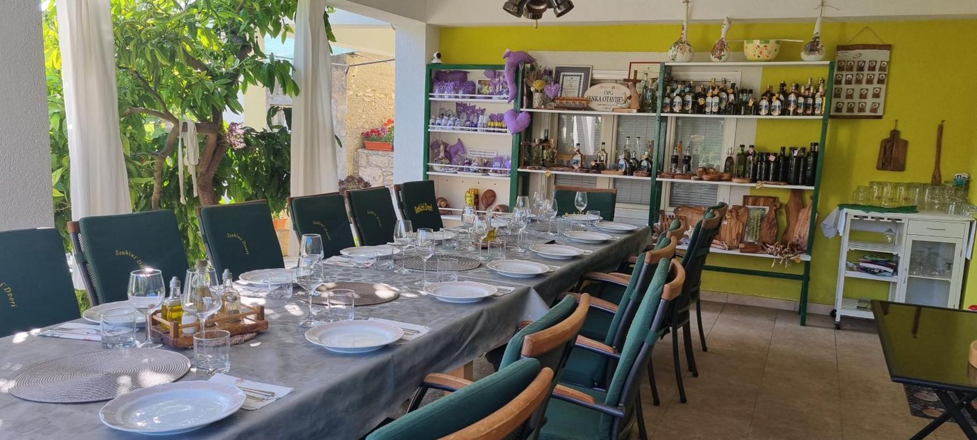 Senkini Dvori Apartamento Sutomiscica Exterior foto