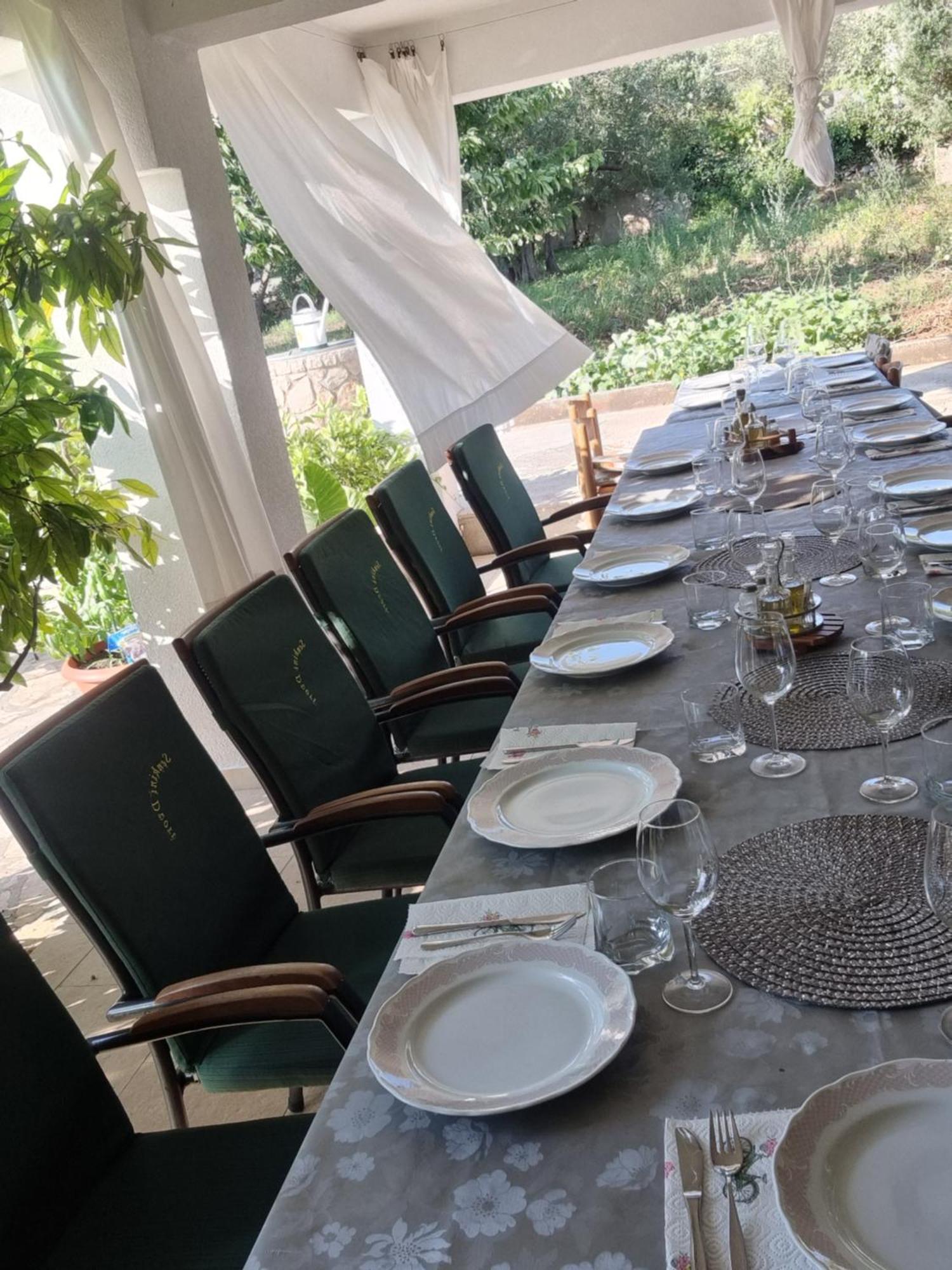 Senkini Dvori Apartamento Sutomiscica Exterior foto