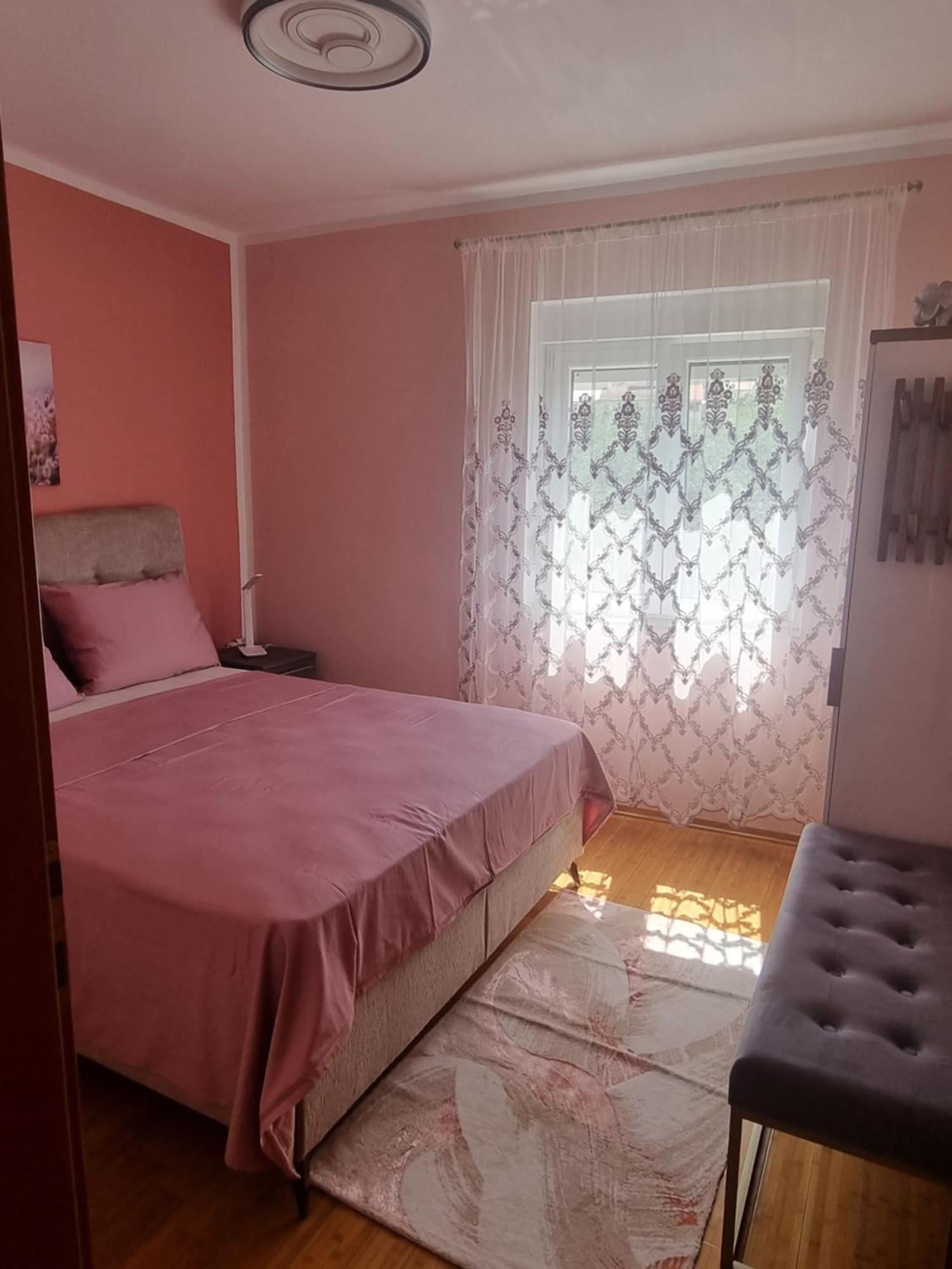 Senkini Dvori Apartamento Sutomiscica Exterior foto
