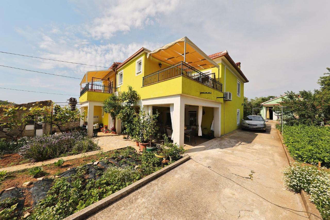 Senkini Dvori Apartamento Sutomiscica Exterior foto