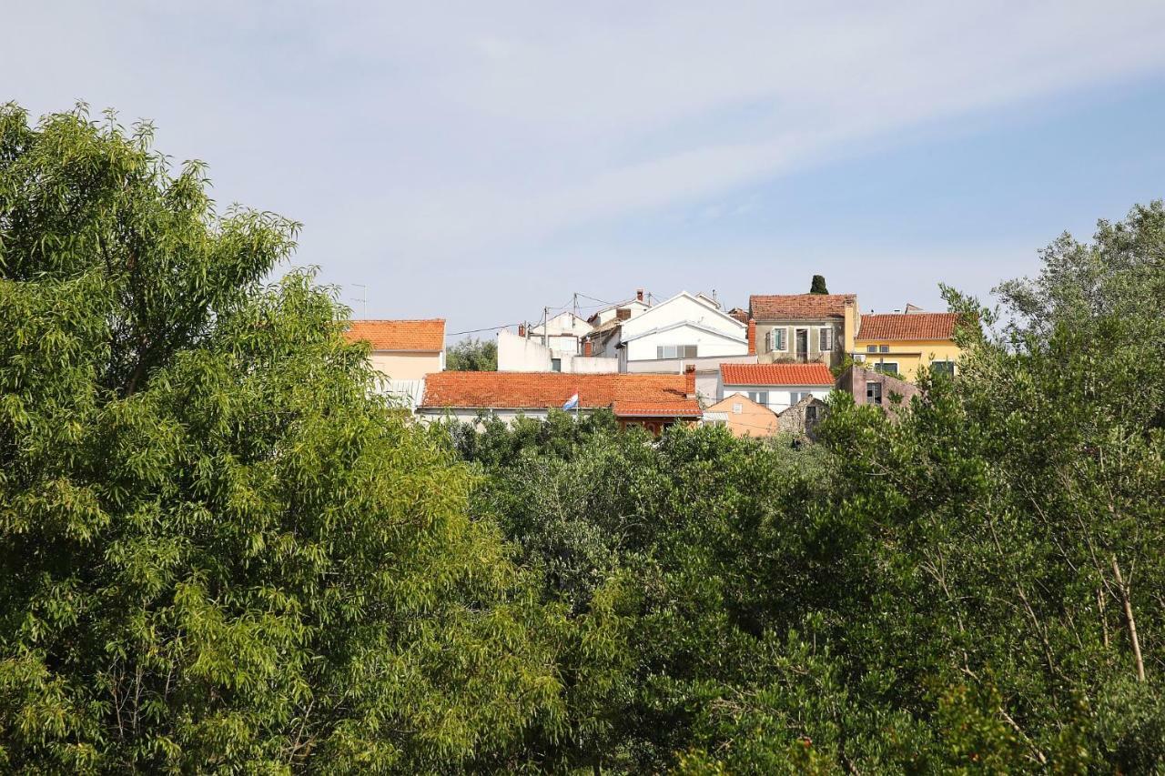 Senkini Dvori Apartamento Sutomiscica Exterior foto