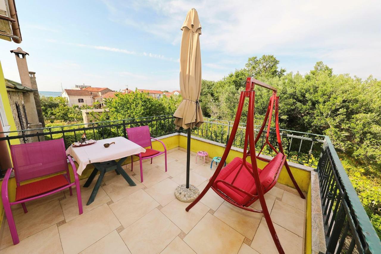 Senkini Dvori Apartamento Sutomiscica Exterior foto