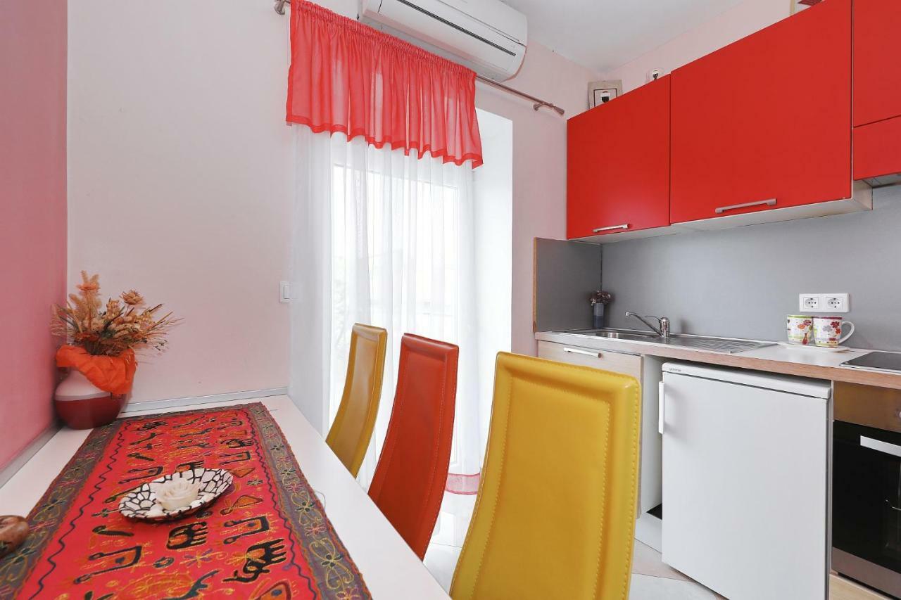 Senkini Dvori Apartamento Sutomiscica Exterior foto