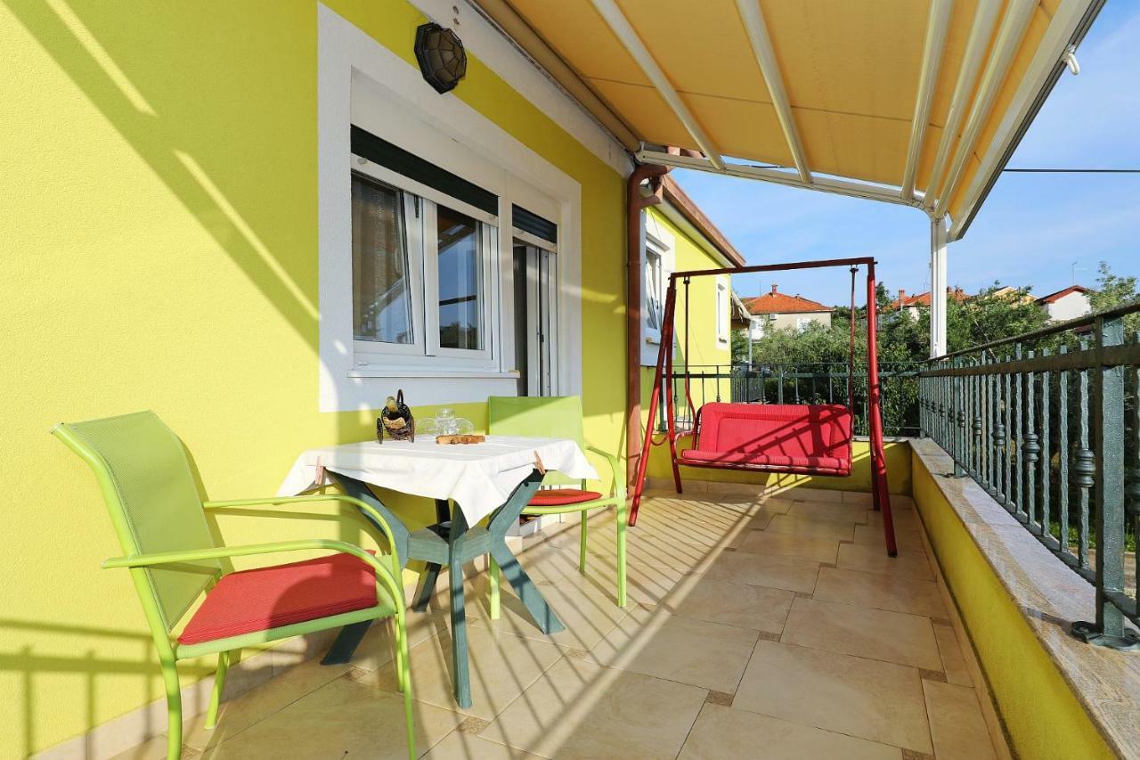 Senkini Dvori Apartamento Sutomiscica Exterior foto