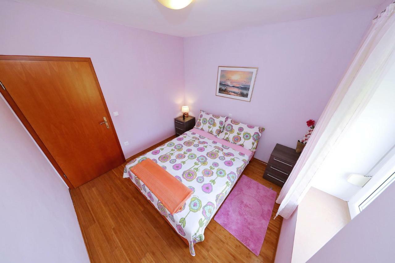 Senkini Dvori Apartamento Sutomiscica Exterior foto