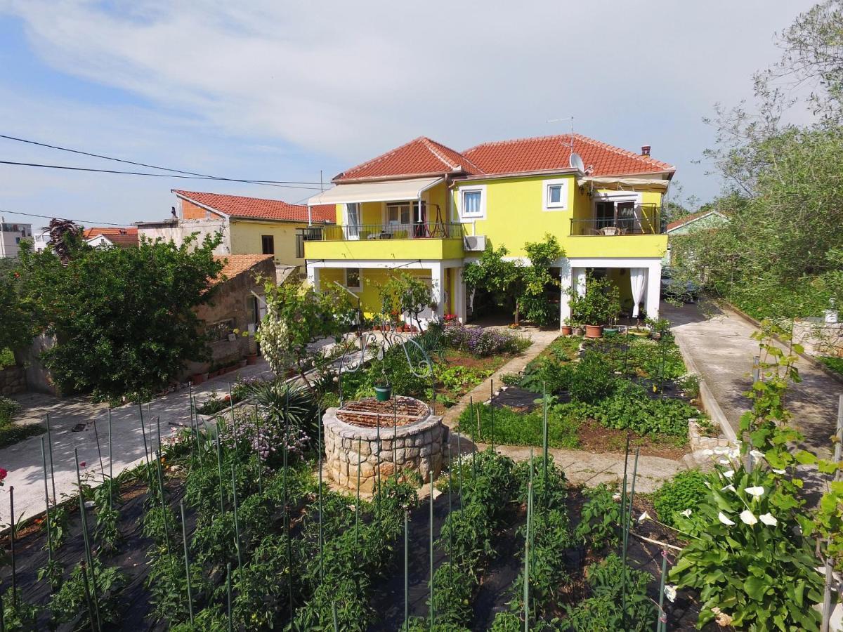 Senkini Dvori Apartamento Sutomiscica Exterior foto